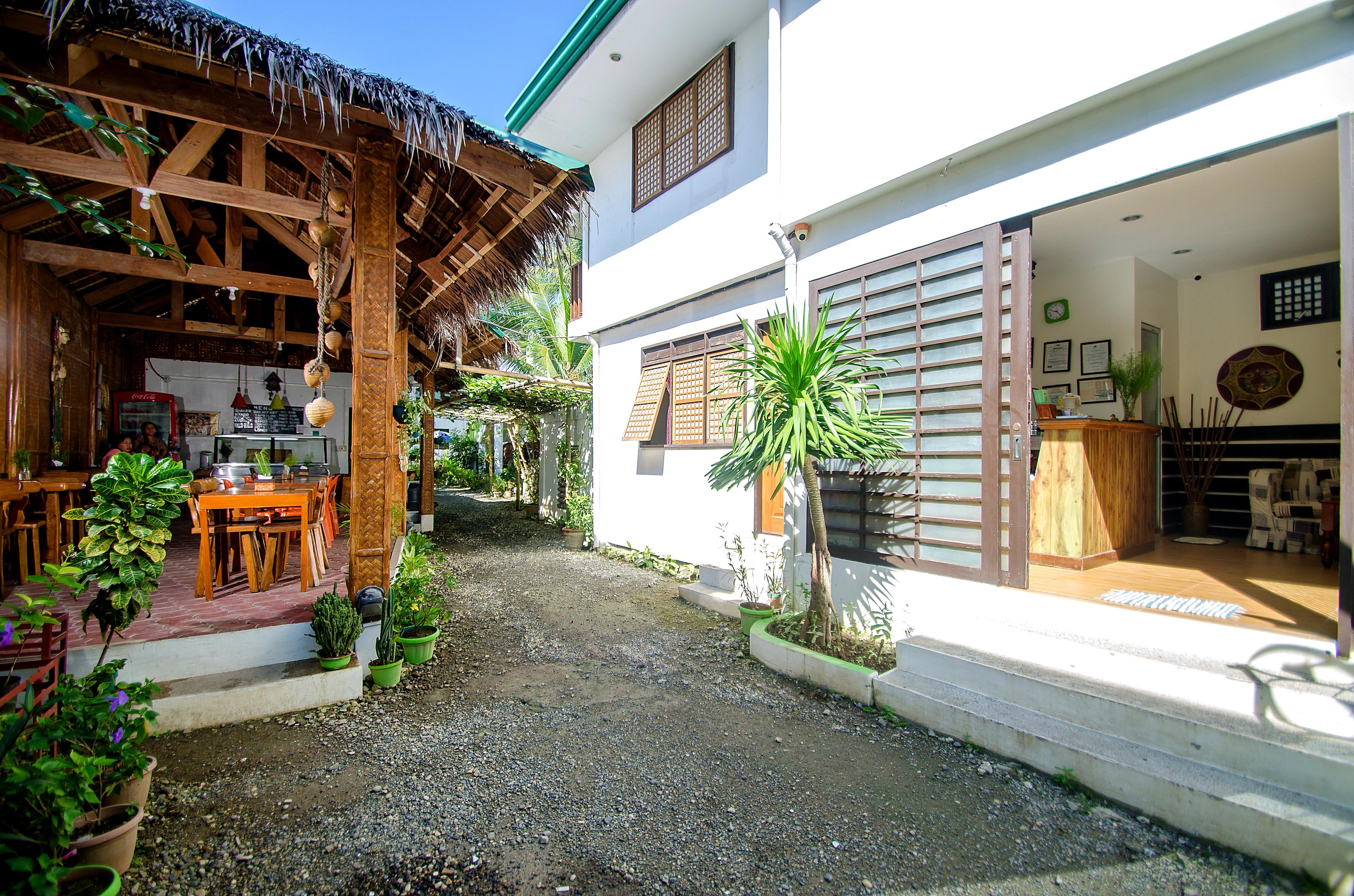 Reddoorz @ Secret Garden Boracay Hotel