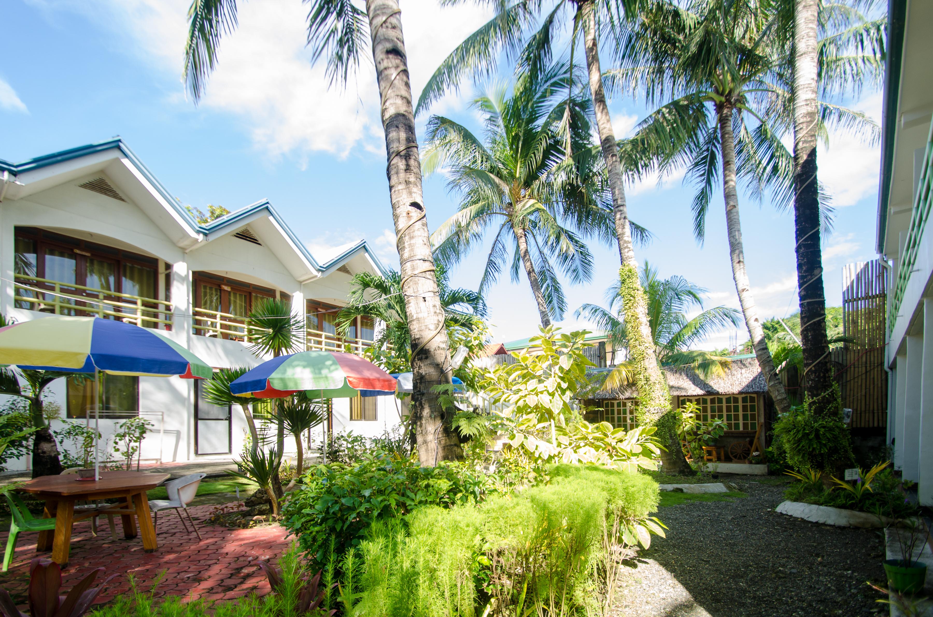 Reddoorz @ Secret Garden Boracay Hotel 2*