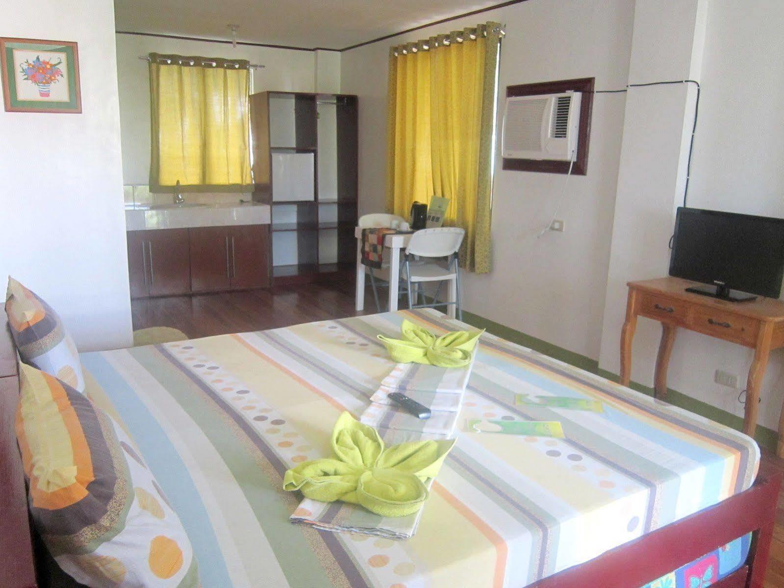 Reddoorz @ Secret Garden Boracay 2*