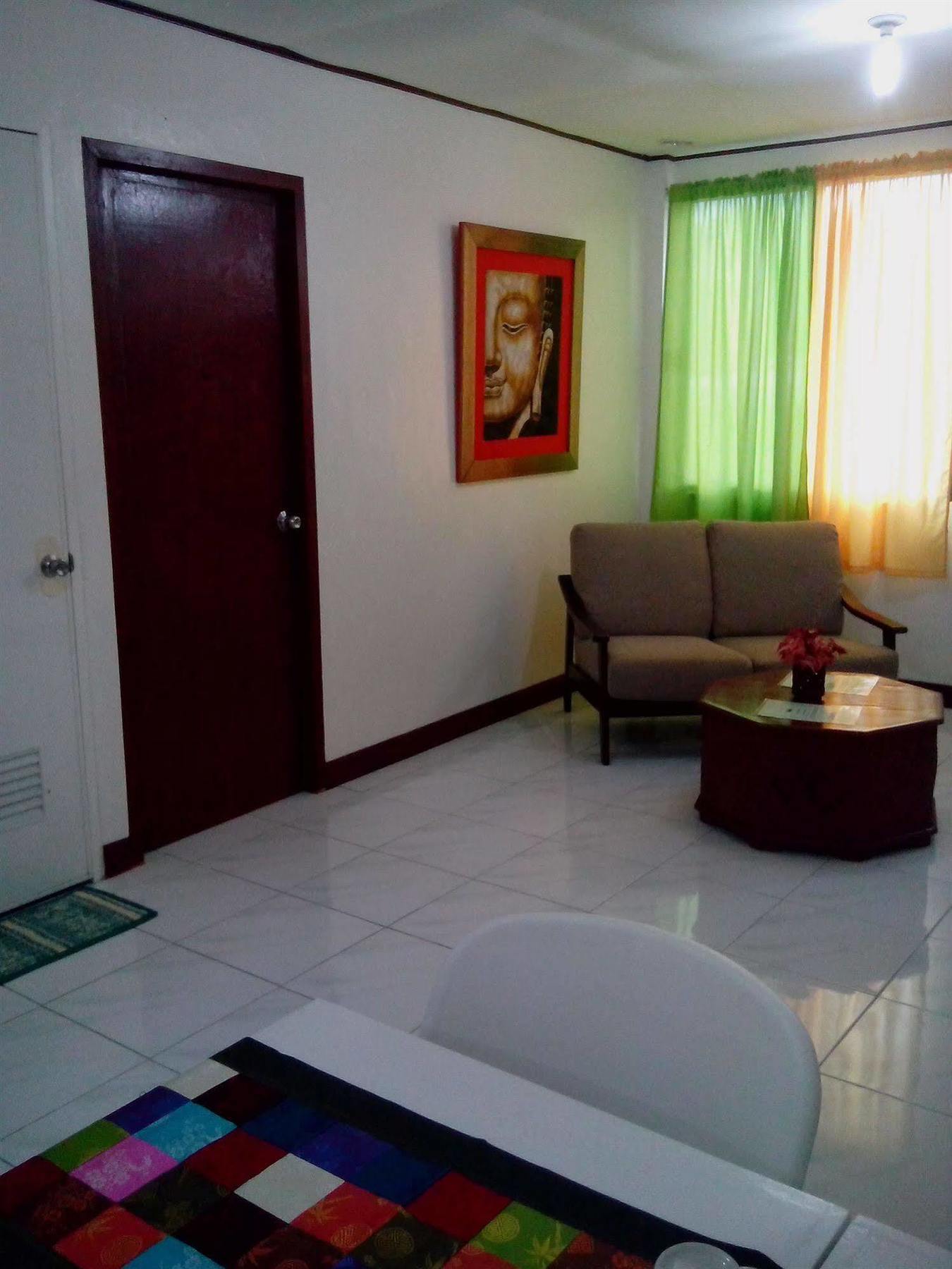 Hotel Reddoorz @ Secret Garden Boracay Balabag (Boracay)