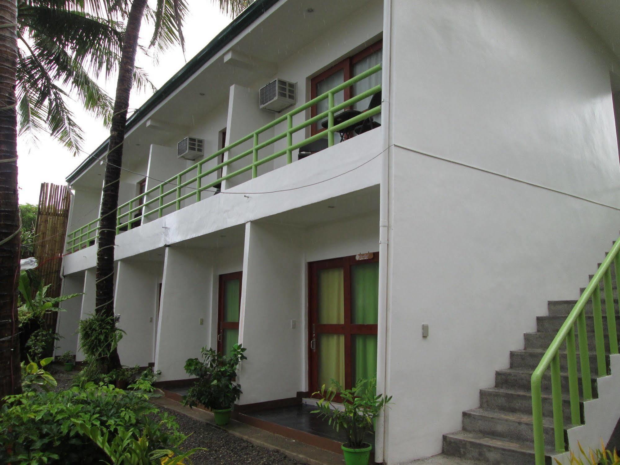 Reddoorz @ Secret Garden Boracay 2*